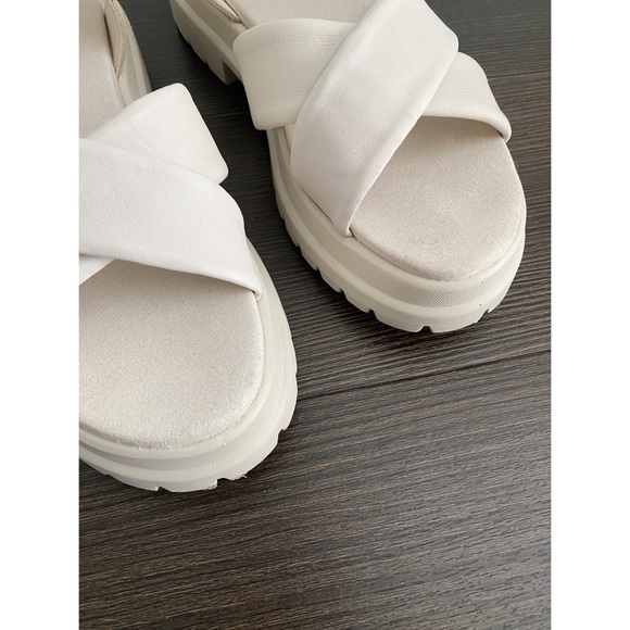 Timberland London Vibe Ankle-Strap Sandals // Light Taupe - Picture 15 of 15